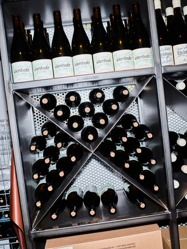 Degustation im Weinkeller
